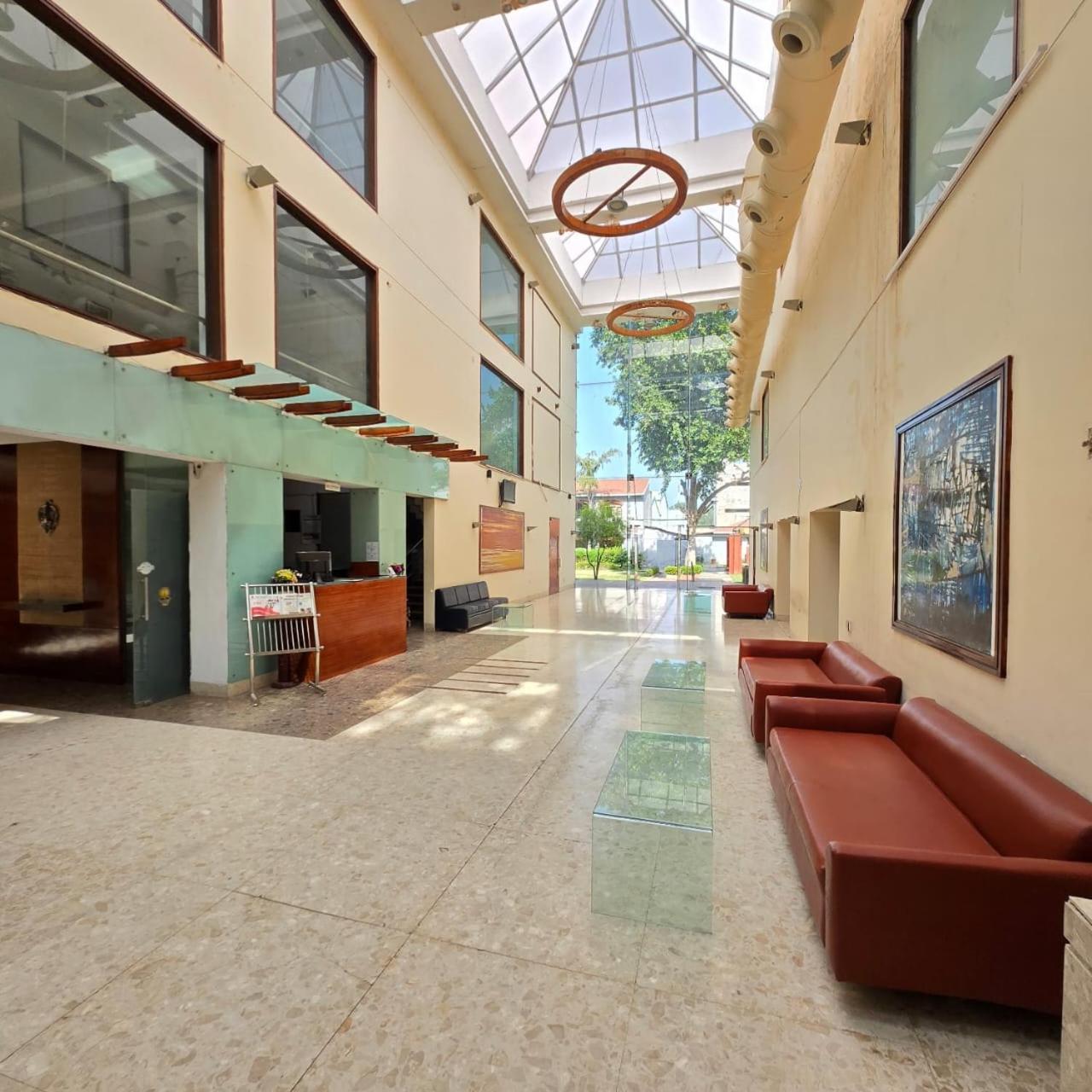 Hotel The Sky Imperial, Gandhinagar Esterno foto